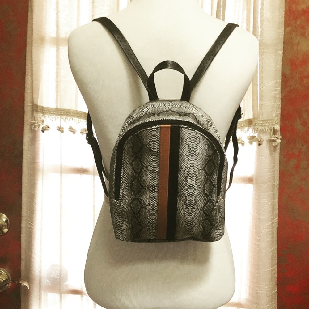 Mini Back Pack Snake Print Design - Picture 2 of 7